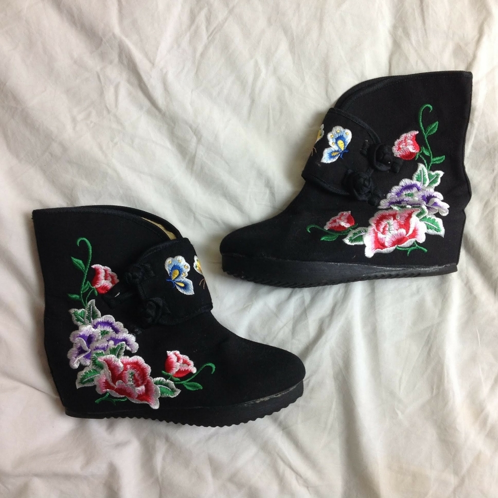 Colorful Embroidered Black Canvas Booties